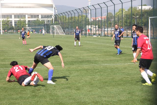 米切尔绝杀骑士7连胜送雄鹿5连败 绿军灭黄蜂